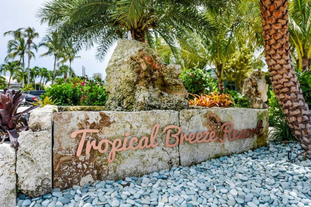 Tropical Breeze Aparthotel 3*
