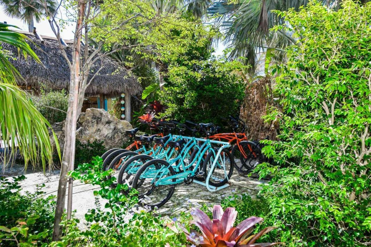 Tropical Breeze Aparthotel