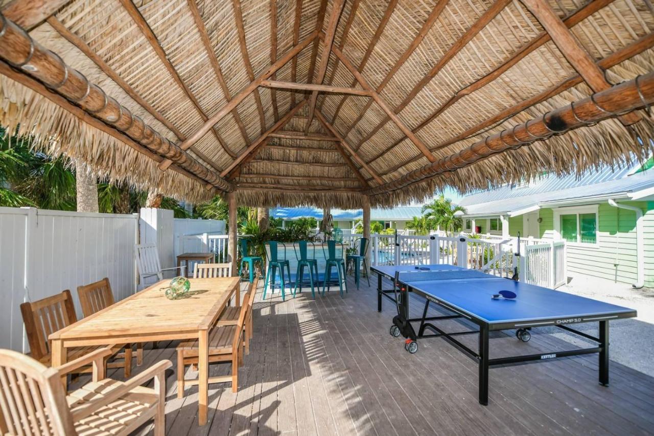 Tropical Breeze Aparthotel