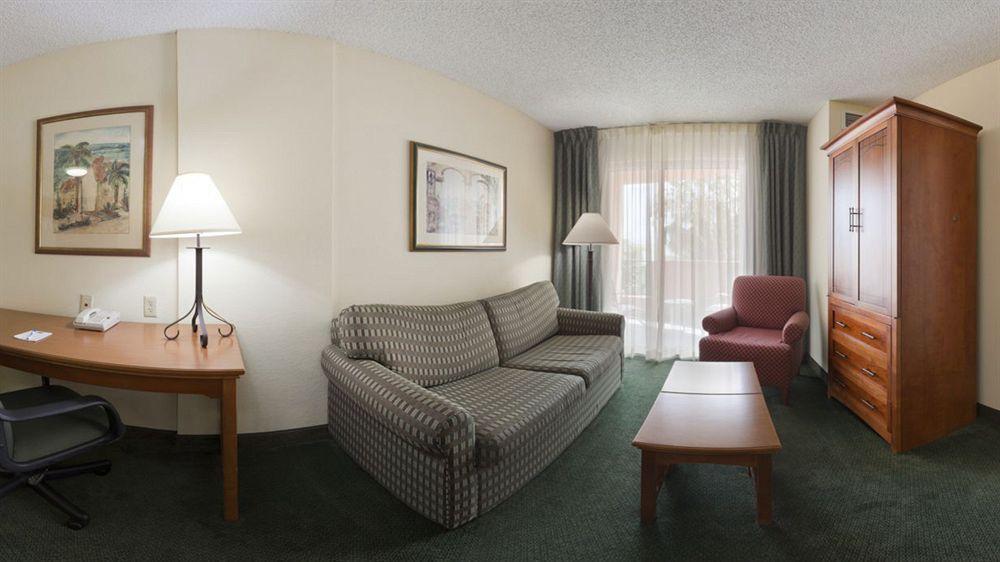 Staybridge Miami Area By Ihg Hotel 3*