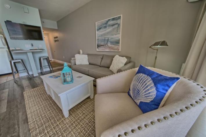 Deluxe Beachfront Studio, Shores Of Panama New And Renovated Panama City Beach
