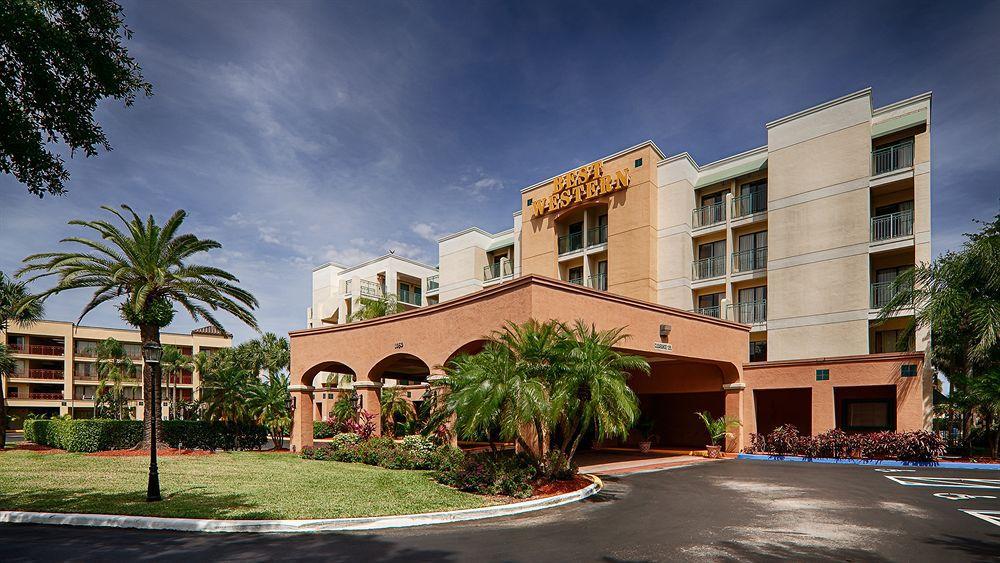 Western Deerfield & 3* Deerfield Beach
