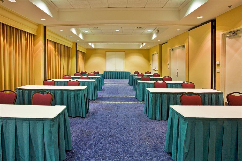Hotel Miami-doral Area By Ihg 4*