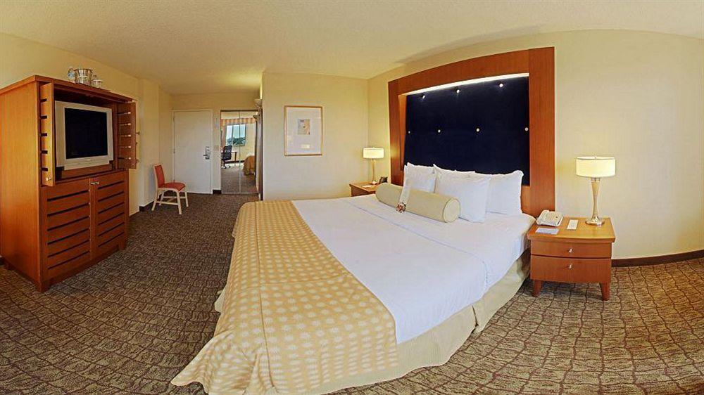 Doubletree By Hilton Deerfield Boca Raton Hotel 4*