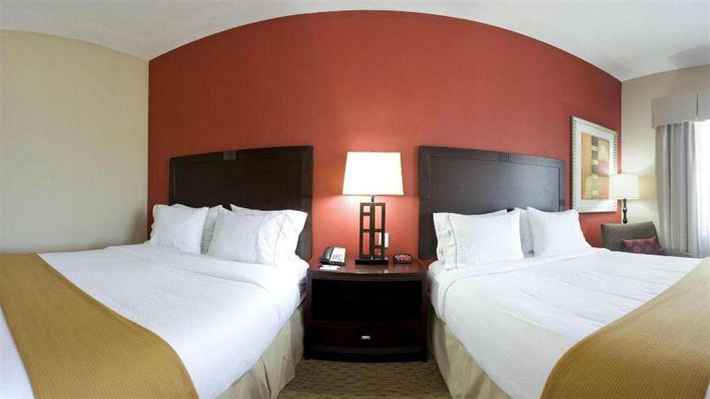 Hotel Express & South I-10 By Ihg 3*