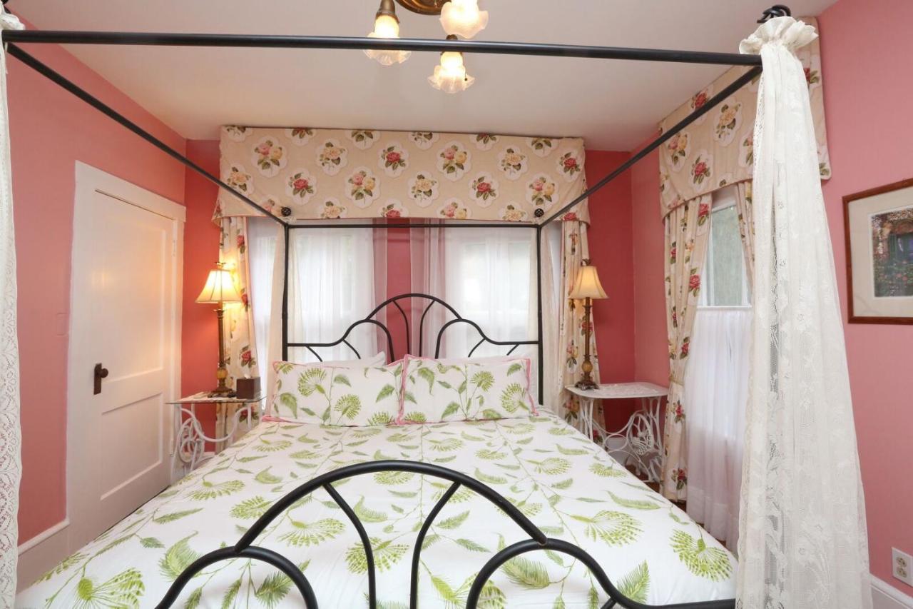 Historic Sevilla House (adults Only) Inn