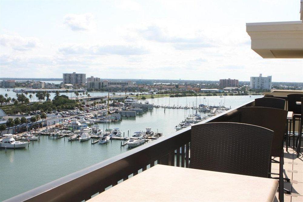 Pier House 60 Clearwater Marina Hotel