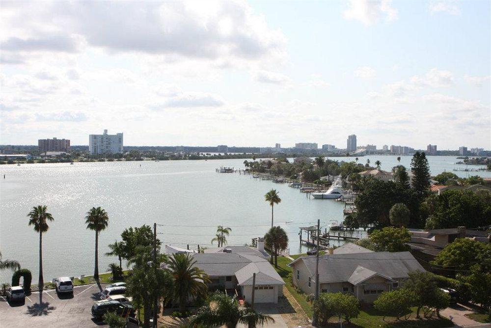Pier House 60 Clearwater Marina 3*