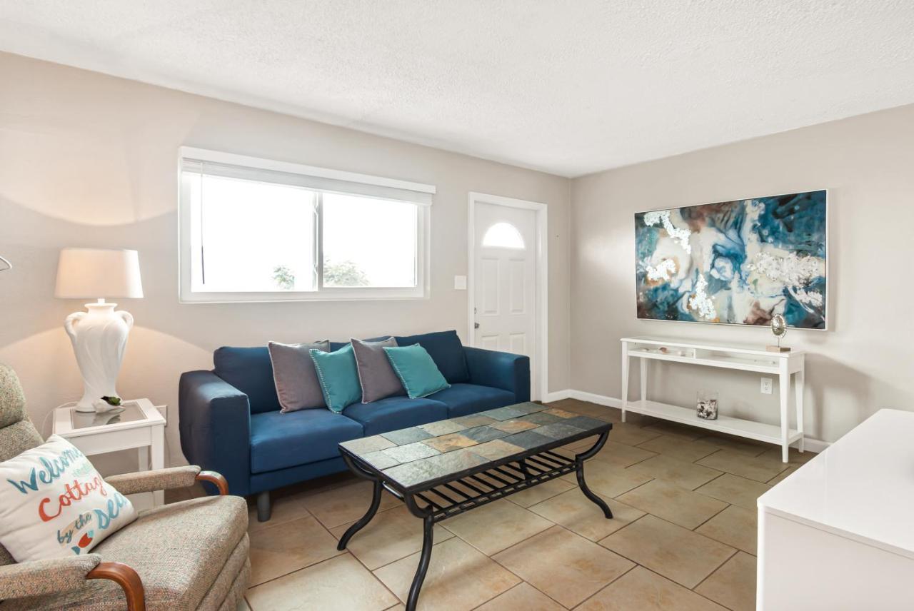 Apartment Island House