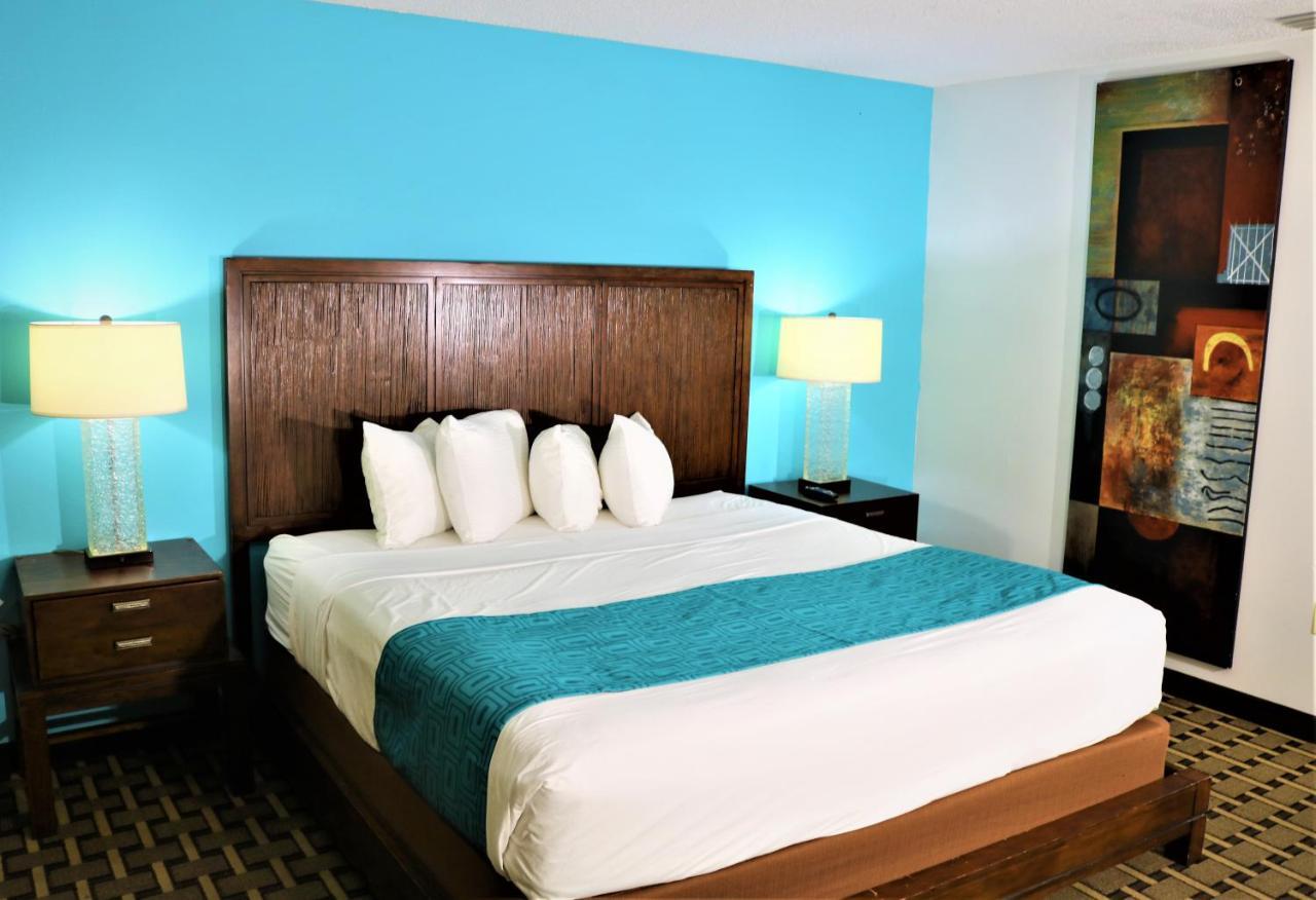 Howard Johnson By Wyndham Front Park