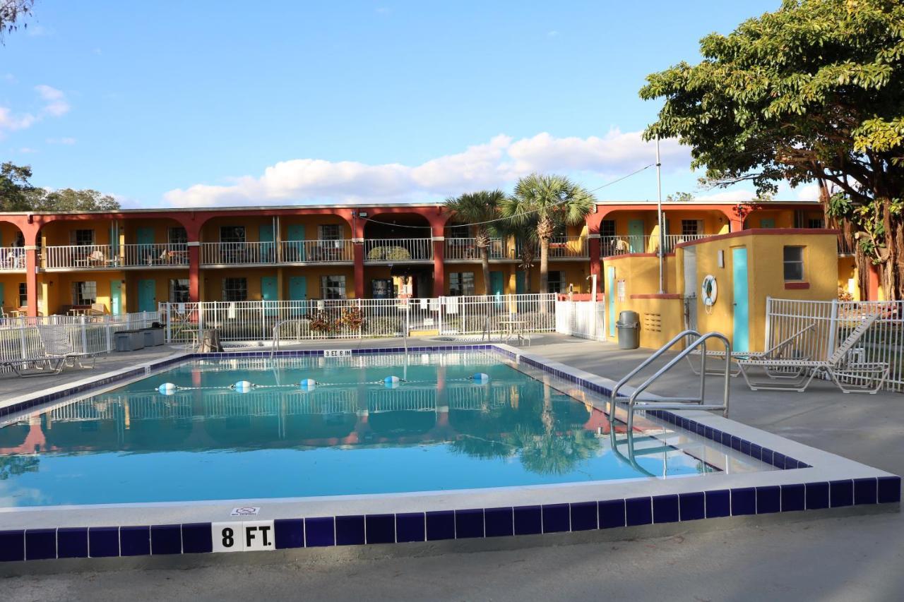 Howard Johnson By Wyndham Front Park Motel