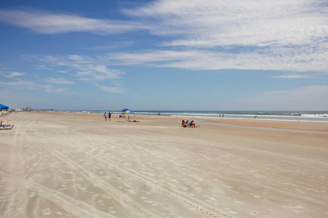 Daytona With Oceanfront Balcony And Pool! * Daytona Beach
