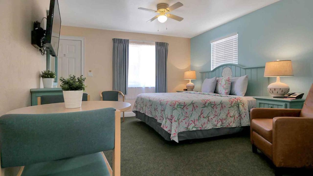 Carlton House And Motel *