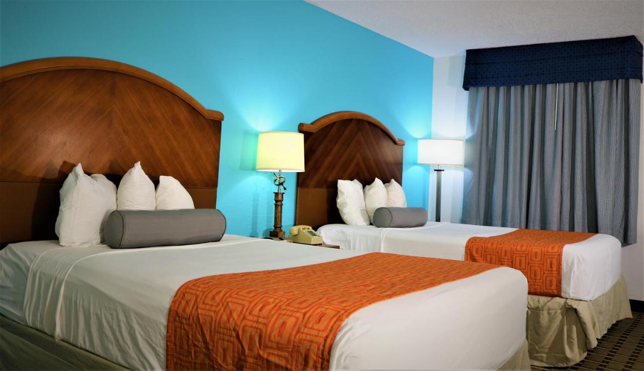 Howard Johnson By Wyndham Front Park Motel