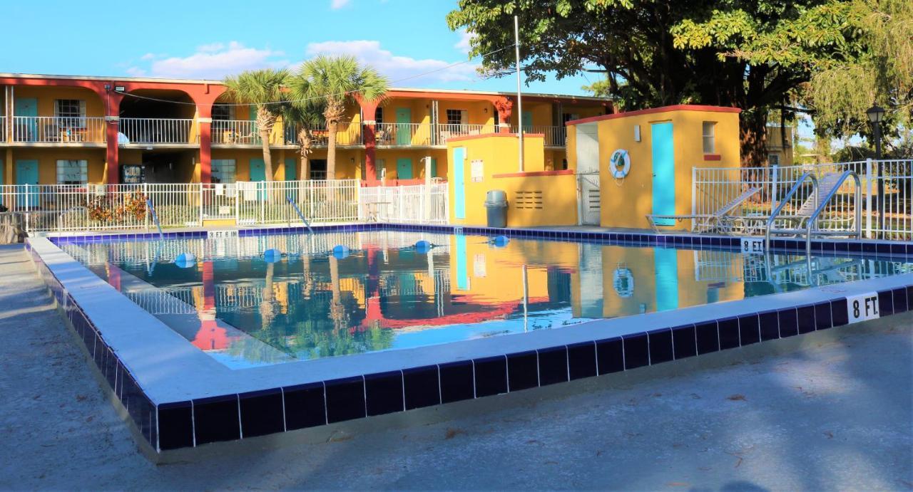 Howard Johnson By Wyndham Front Park Kissimmee