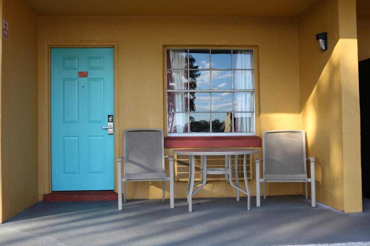 Howard Johnson By Wyndham Front Park Kissimmee
