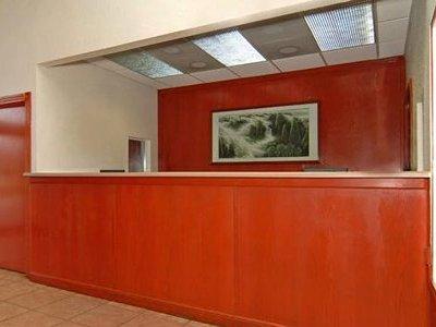 Econo Airport - Rj Stadium Lodge *