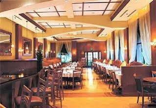 Renaissance Hotel 4*