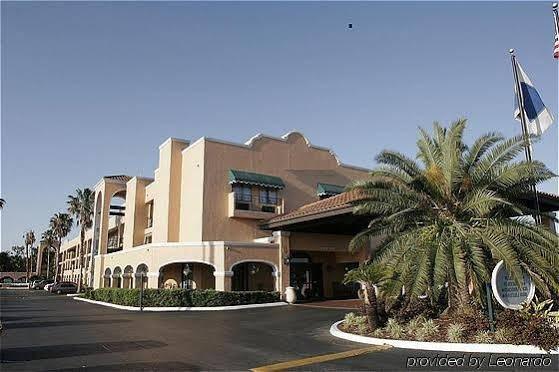 Ramada By Wyndham Downtown 3*