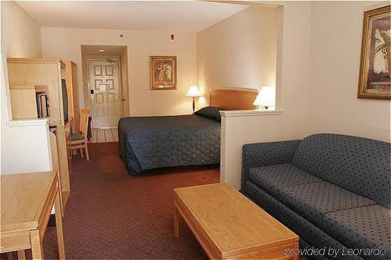 Ramada By Wyndham Downtown