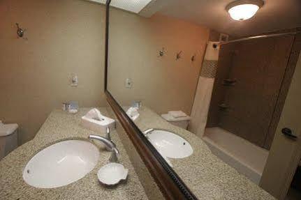 Hotel Hampton I-75 Bee Ridge 3*