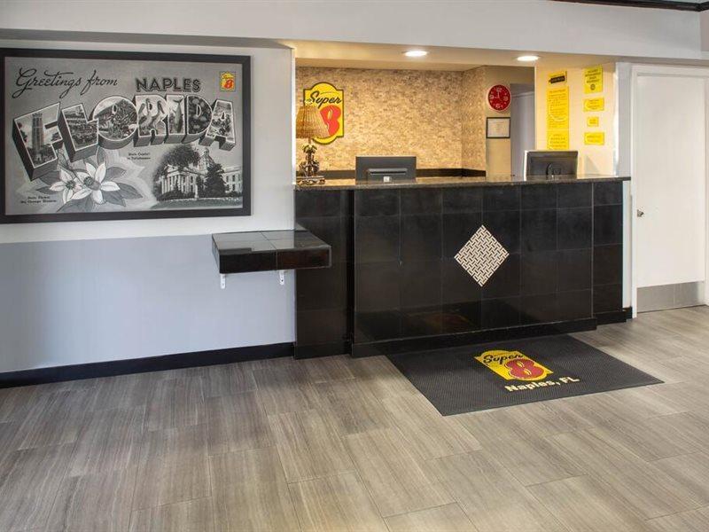 Super 8 By Wyndham Hotel Naples