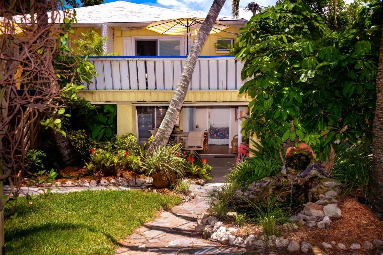 Hotel Cedar Cove & 4*