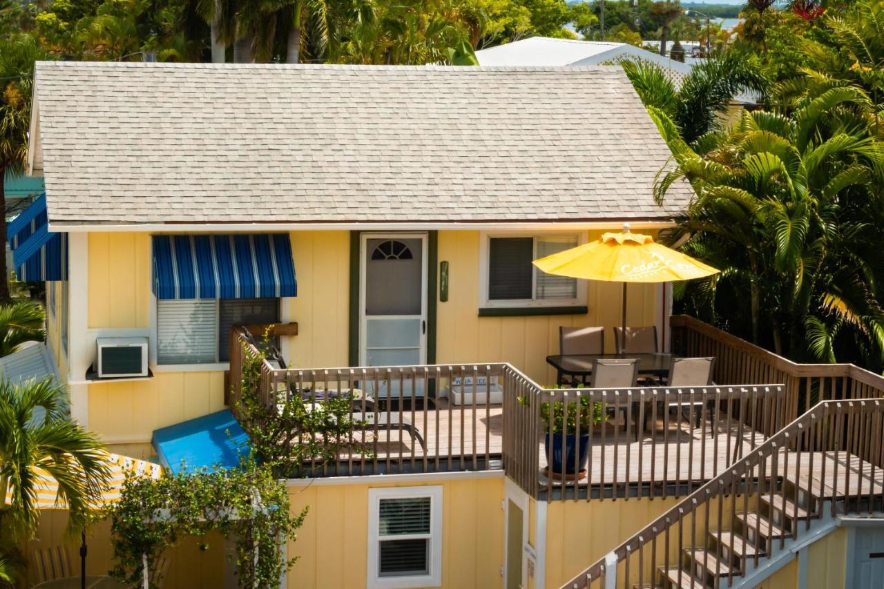 Hotel Cedar Cove &