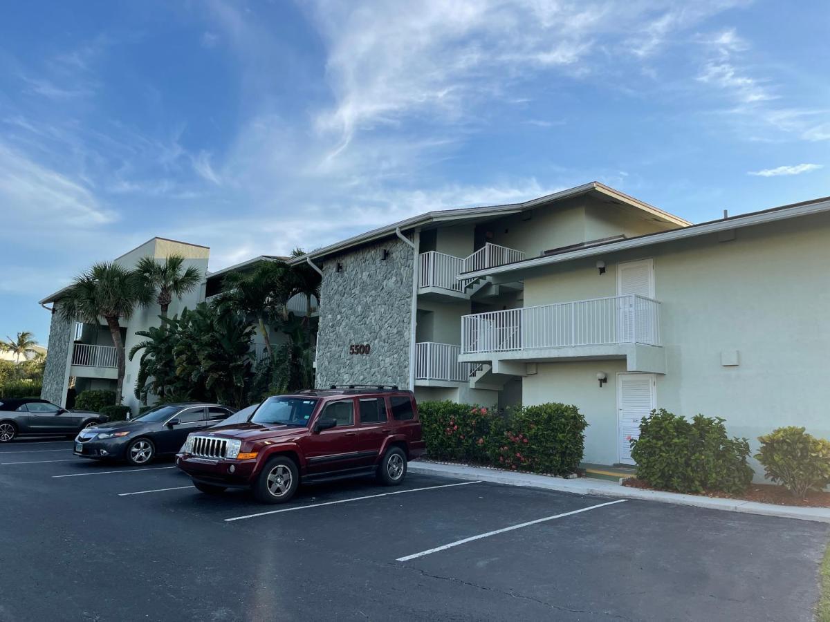 Apartment Excellent Front Community, Golf Course, Tennis, Sunny Weather Year Round!