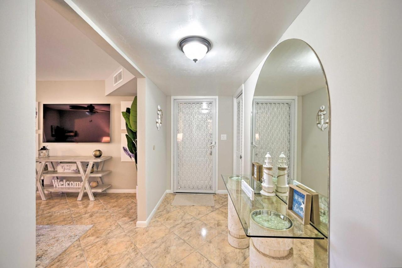With Enclosed Balcony And Views! * Naples