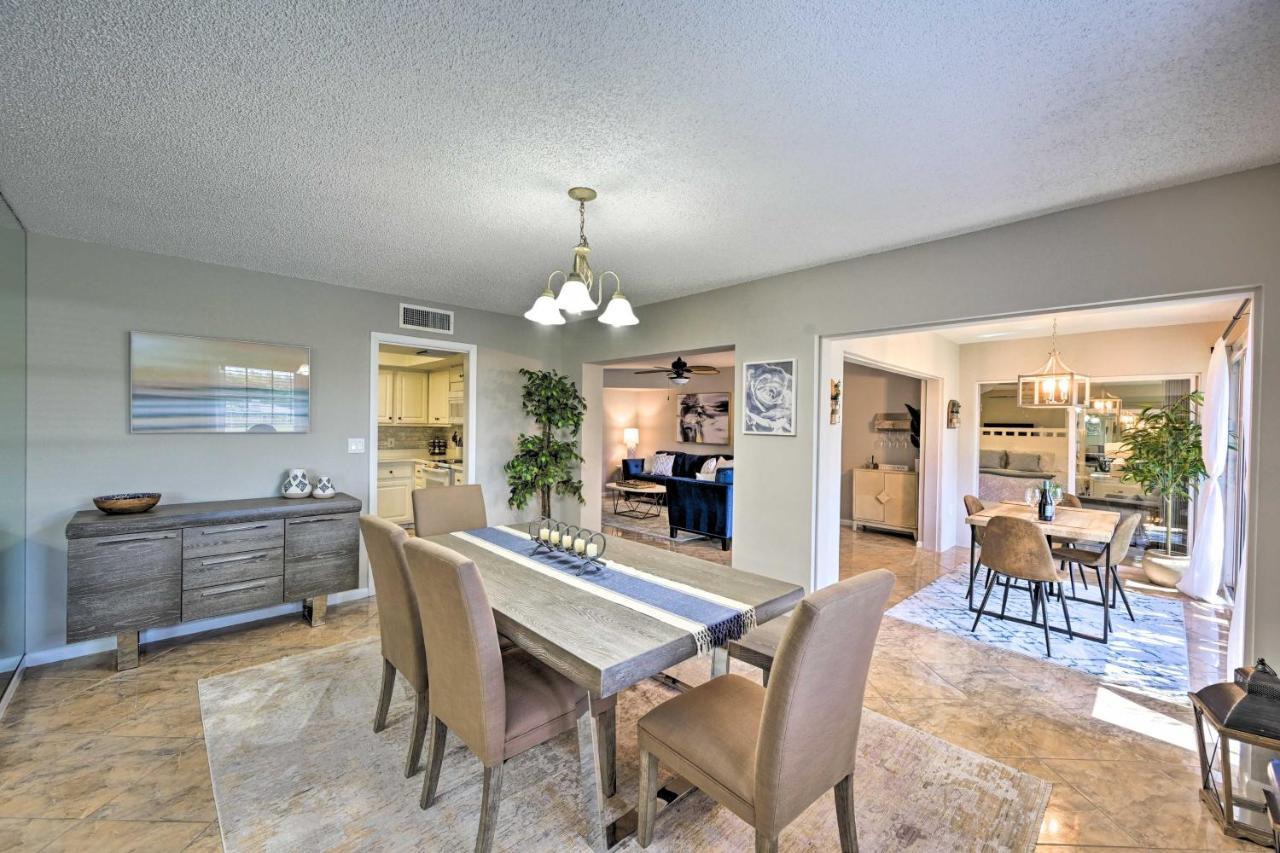 With Enclosed Balcony And Views! Naples