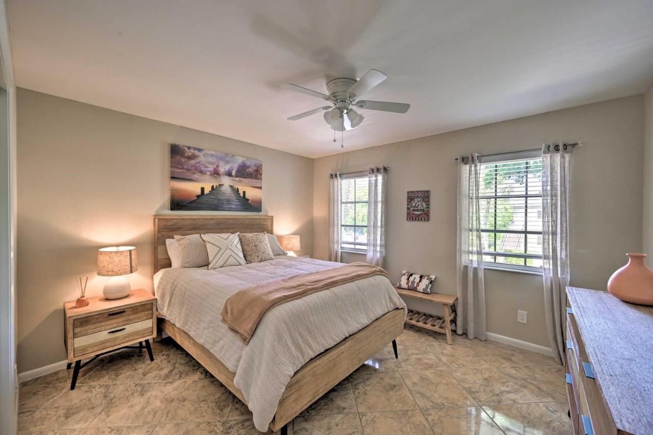 Apartment With Enclosed Balcony And Views! *