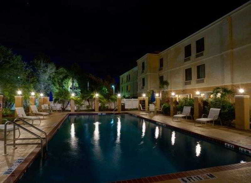 Western & Hotel 3*
