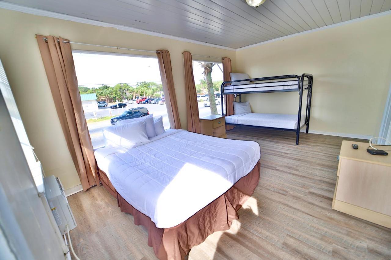 Palm Grove Hotel 2*