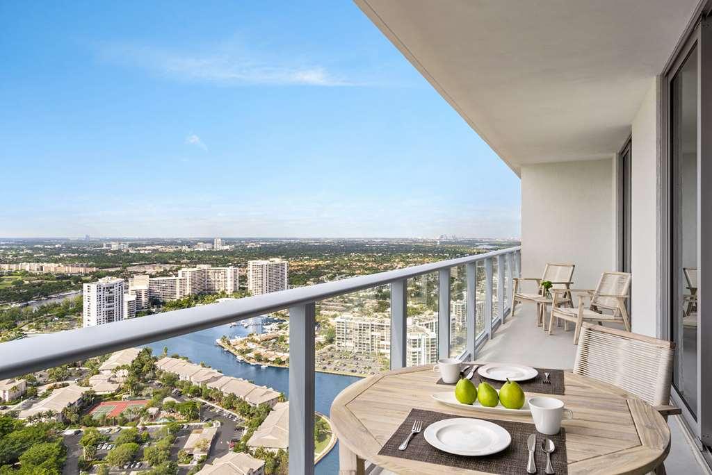 Modern 3 Bedroom At Hollywood 28th Floor Apartment