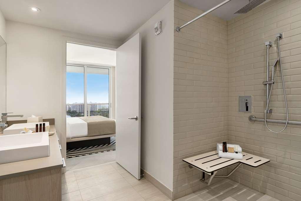 Modern 3 Bedroom At Hollywood 28th Floor Apartment