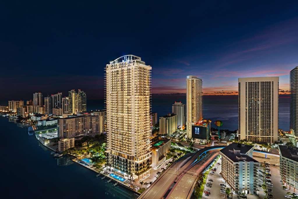 Modern 3 Bedroom At Hollywood 28th Floor