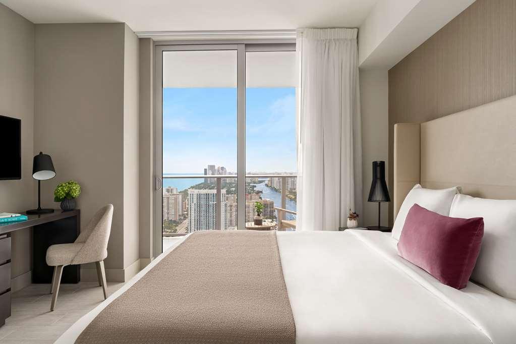 Modern 3 Bedroom At Hollywood 28th Floor Apartment *