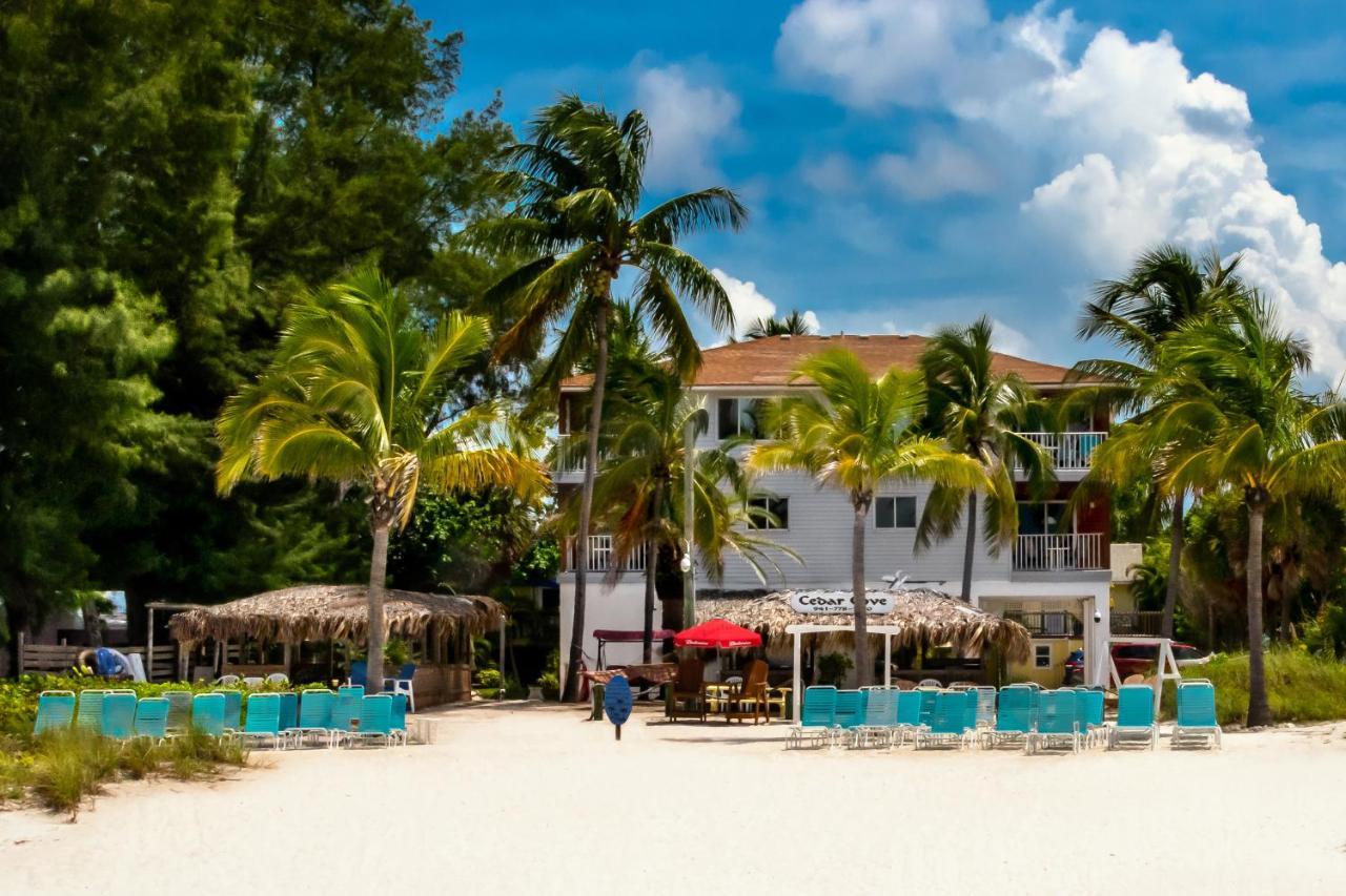 Hotel Cedar Cove &