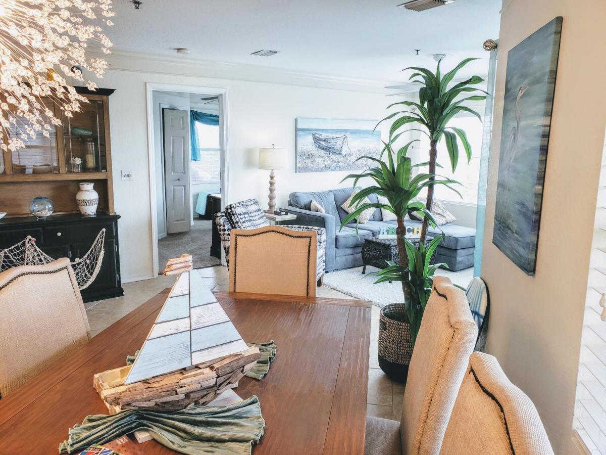 Hibiscus Oceanfront Resort 2*