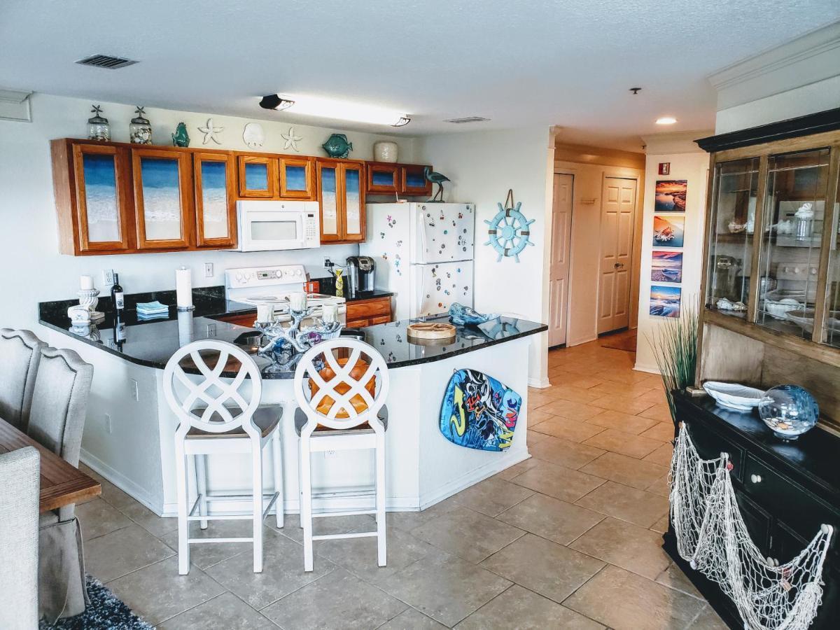 Hibiscus Oceanfront Resort