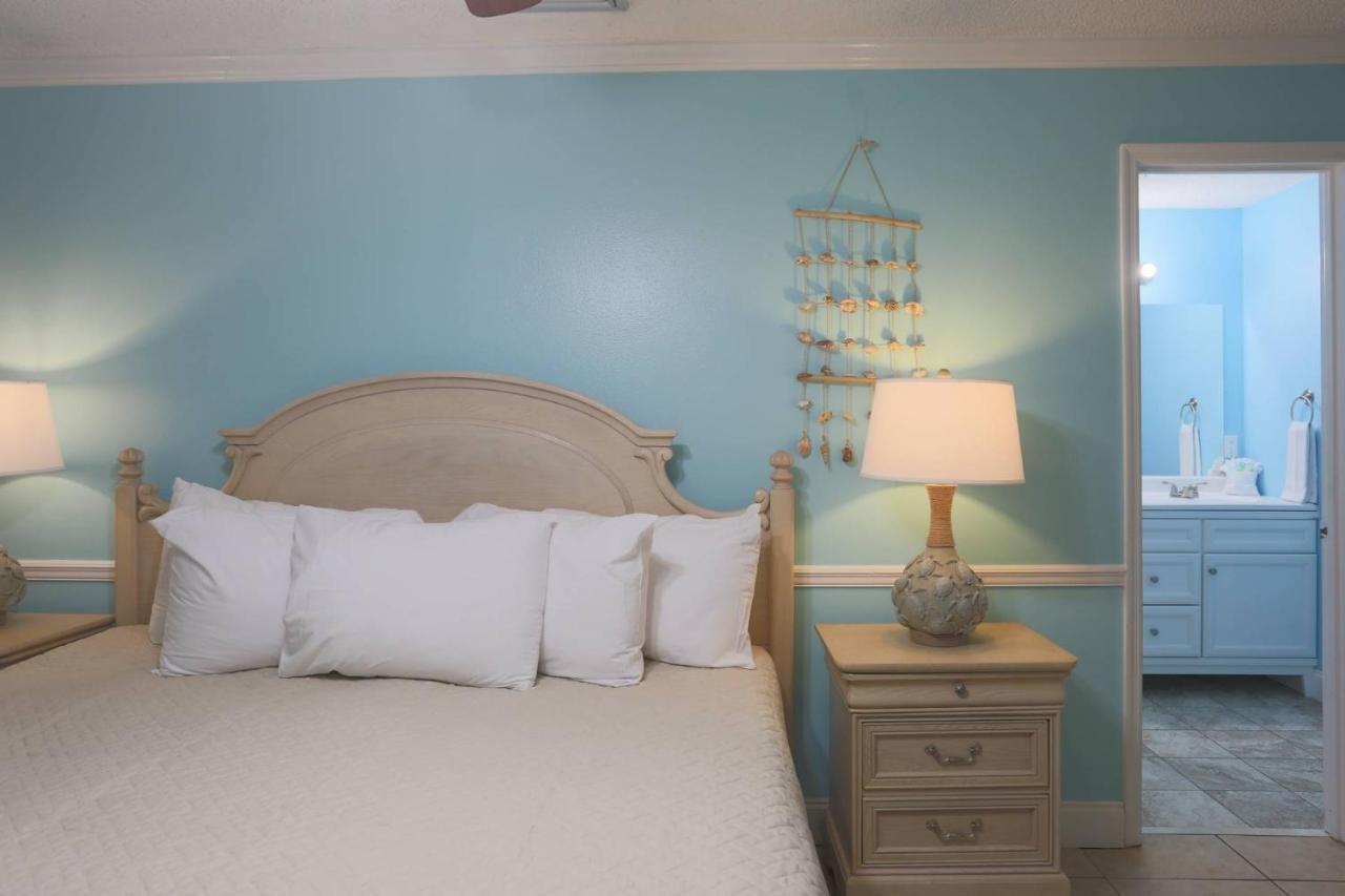 100 - Brisas St. Pete Beach