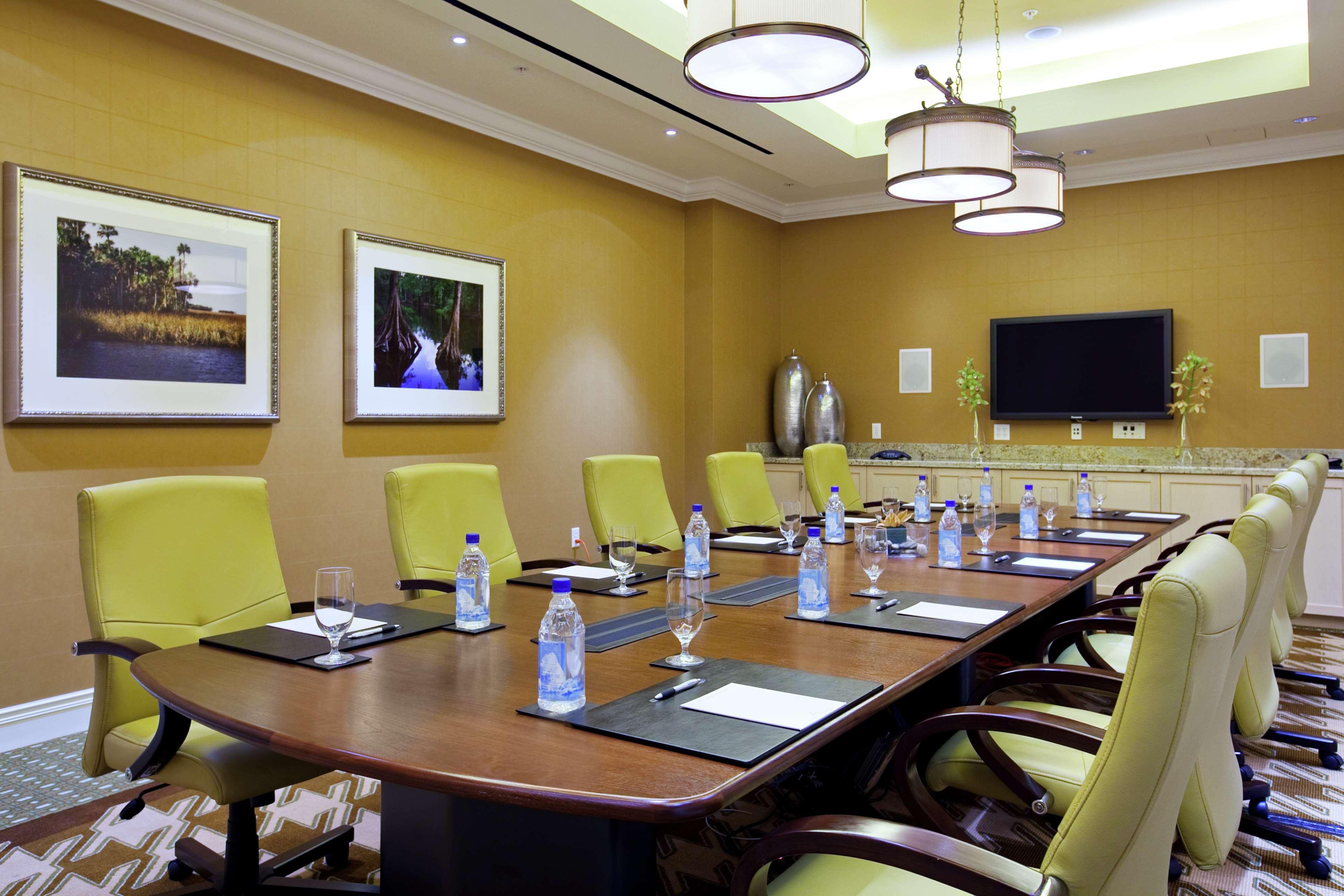 Signia By Hilton Orlando - An Official Walt World Lake Buena Vista