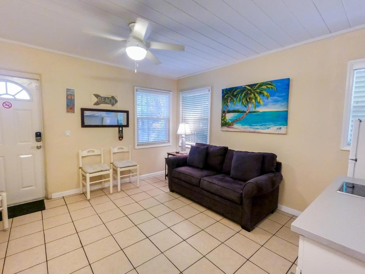 Haley's At Anna Maria Island