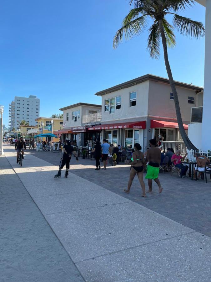 Golden Oceanfront Motel 3*