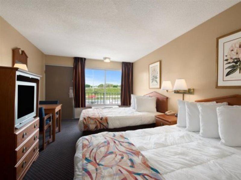 Days Tampa North Of Busch Gardens Motel Lutz