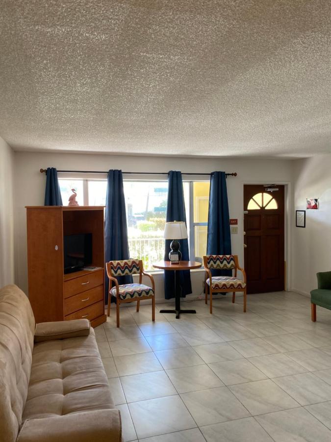 Dee Jay Hotel Lauderdale-by-the-Sea