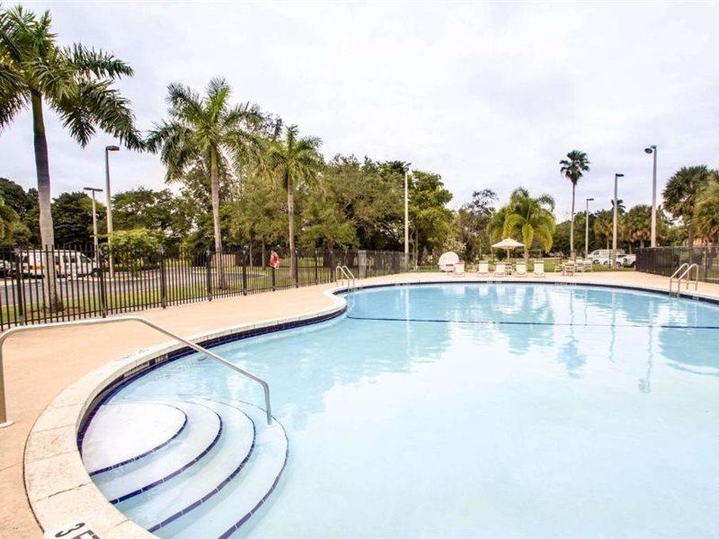 Inn Sleep Miami Airport 2*
