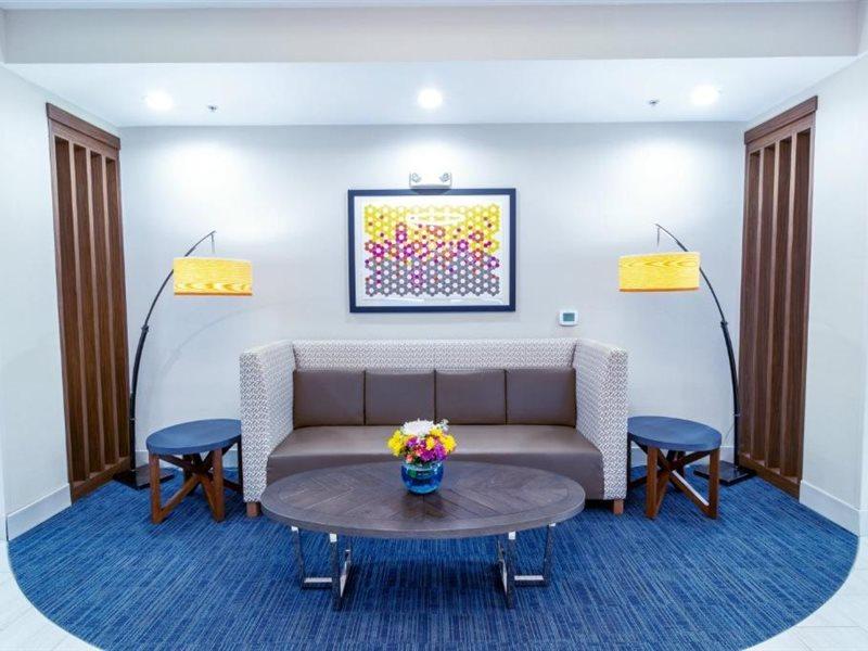 Express & South I-10 By Ihg Hotel