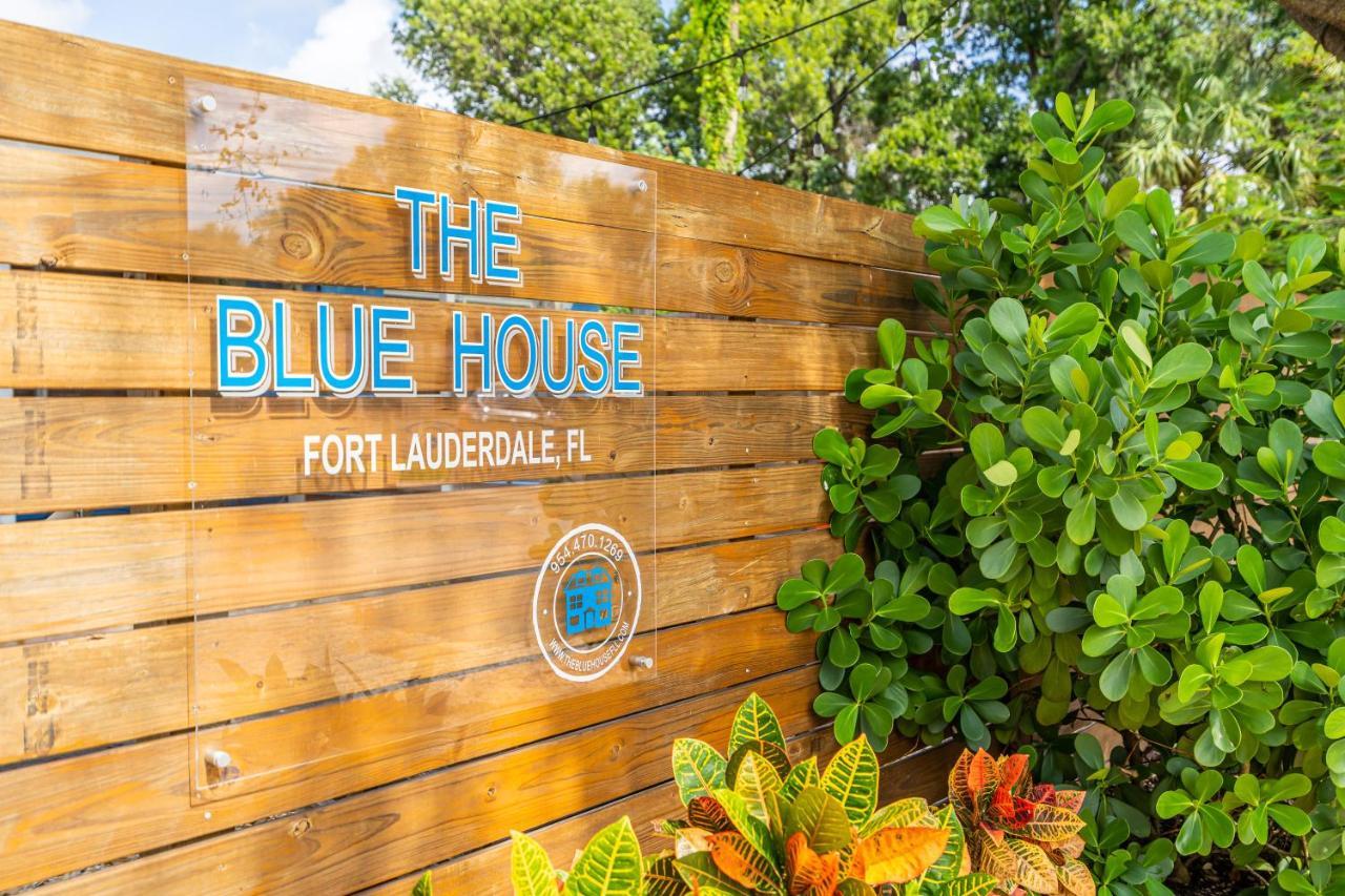 The Blue House Lauderdale Airport/cruise Guest house